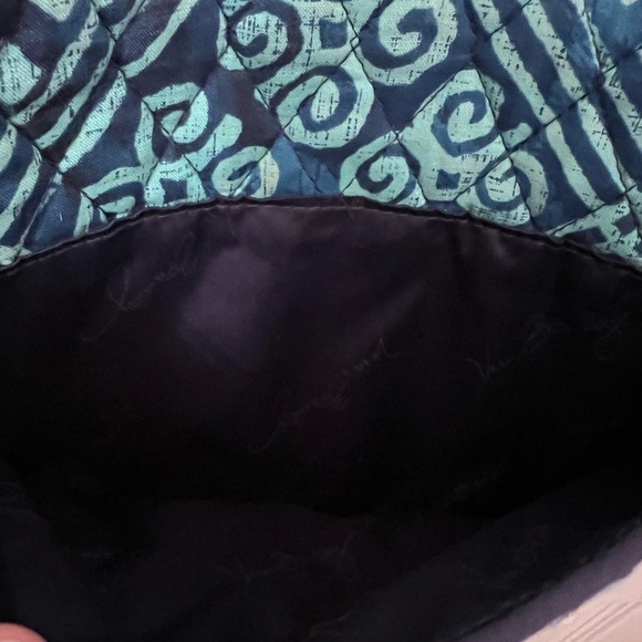 Vera Bradley Crossbody Bag Women's
Medium Blue Moroccan Cuban Tile Pattern - Picture 6 of 9